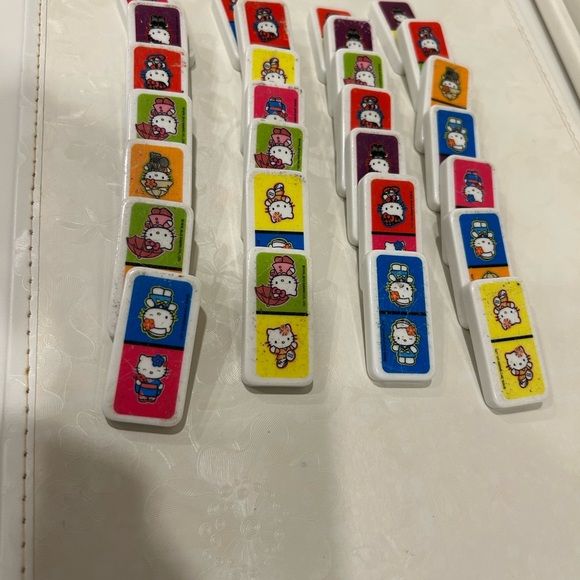 HELLO KITTY Dominoes by Saniro - Picture 6 of 6